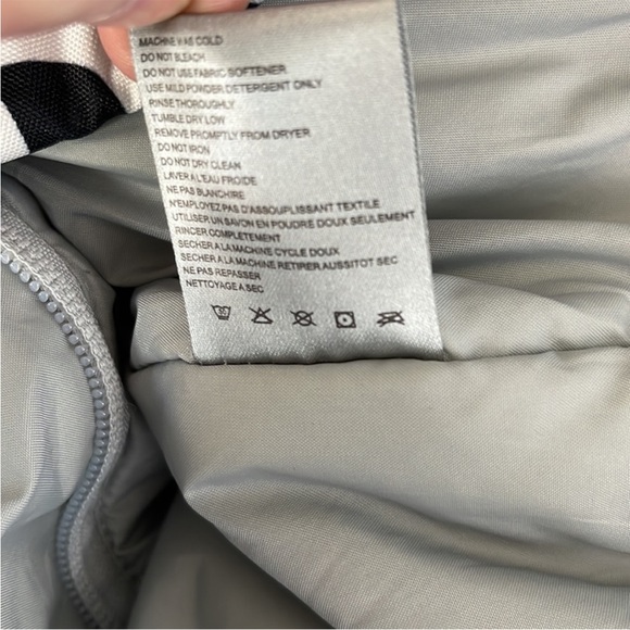 Billabong Black White Spellout Graphic Logo Snowboard Ski Jacket Coat vented M - Picture 10 of 13